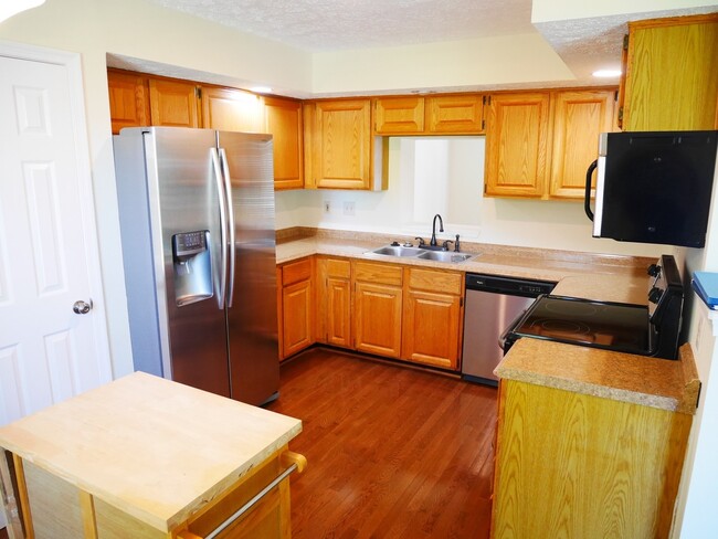 Building Photo - 3 Bedroom Townhouse- Owings Mills, MD