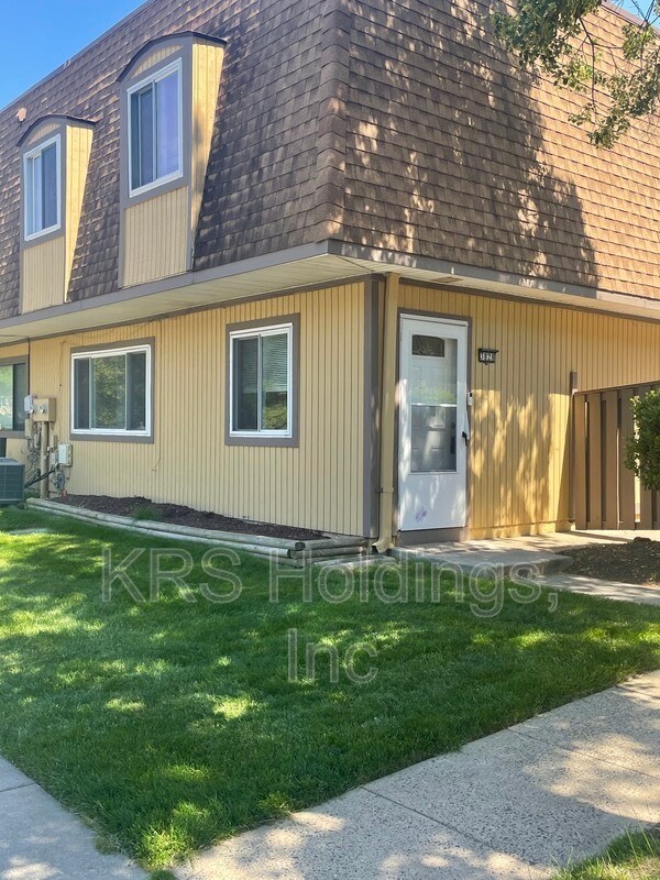 Building Photo - 3828 Miramonte Pl