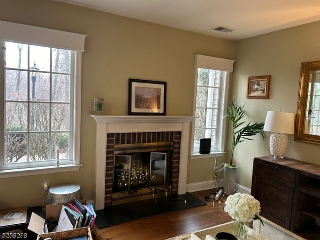 Building Photo - 45 Stevens Ct