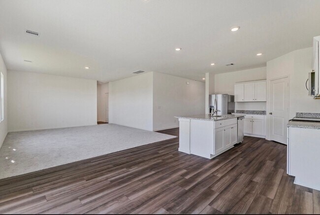 Foto del edificio - 27235 Blue Pool Dr