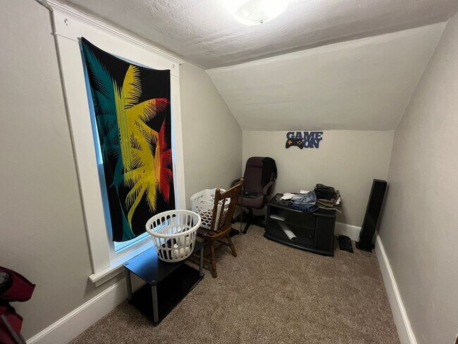 Foto del edificio - 4 Bedroom Single Family Home Merrill!!!!
