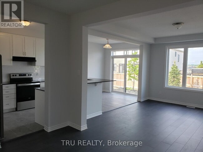 Building Photo - 151 Pictou Cres
