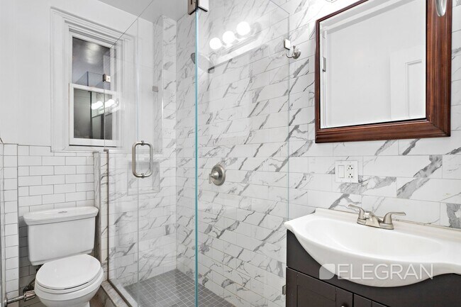 Foto del edificio - 105 E 38th St