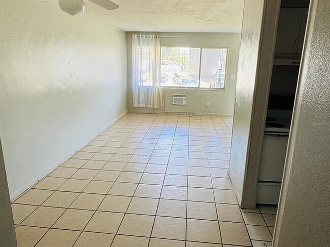 Building Photo - 2353 Shelley St