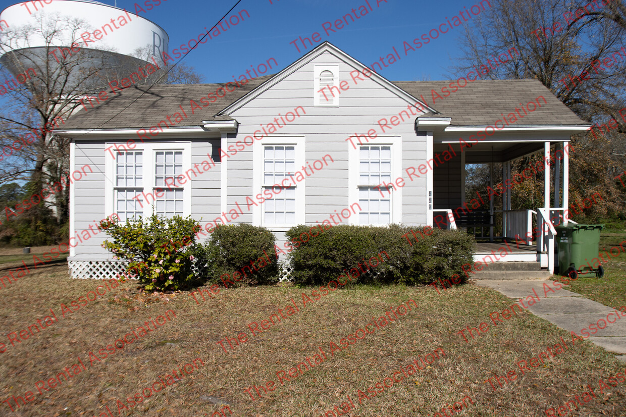 Foto principal - 419 E Mississippi Ave