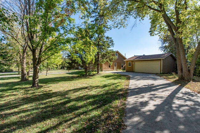 Building Photo - 1700 Gideon Ave