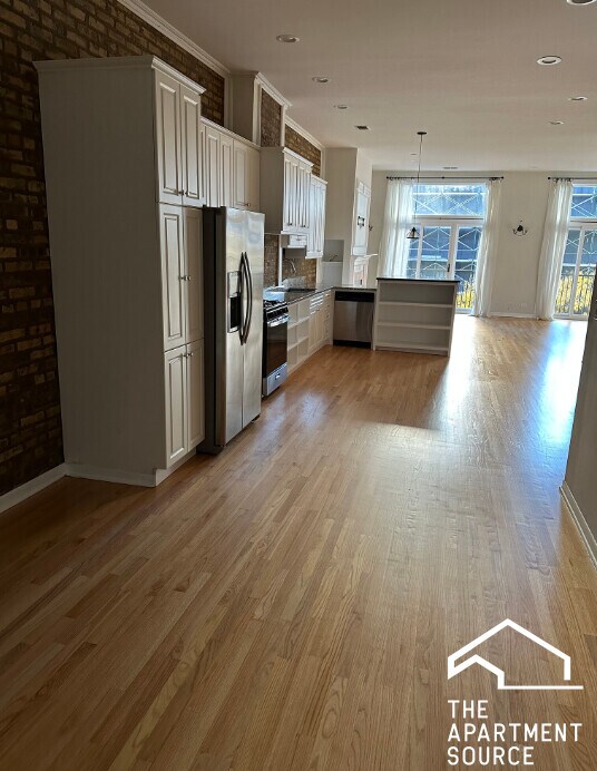 Primary Photo - 509 N Wells St