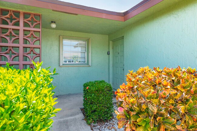 Foto del edificio - 1766 Lakefront Blvd