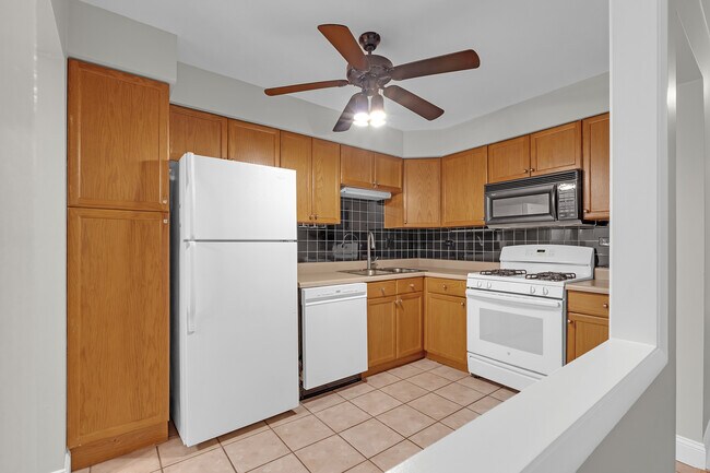 Foto del edificio - 7383 Grand Ave
