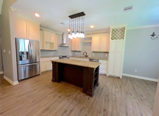 Building Photo - 125 Collier Dr