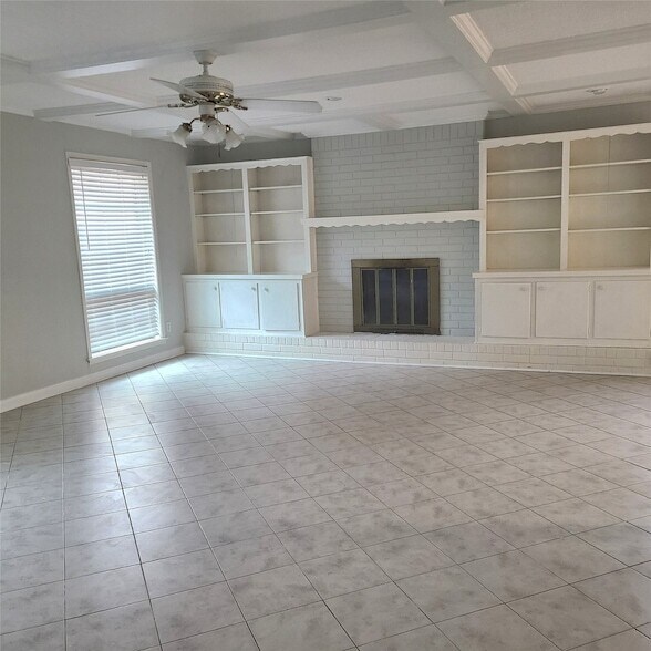 Foto del edificio - 1006 Walnut Bend Ln