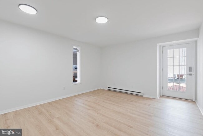 Building Photo - 207 S Patrick St