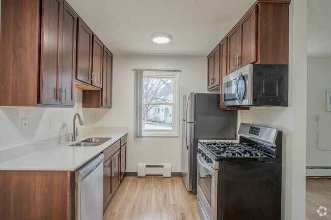 Interior Photo - 3701 Lake St