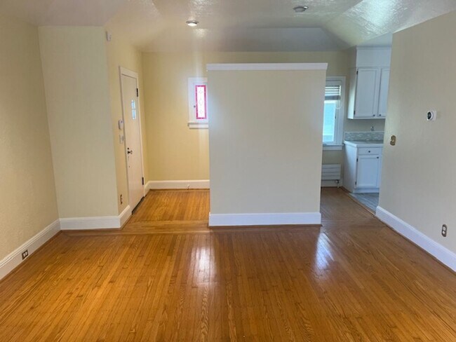 Foto del edificio - Gorgeous, Large 3 Bedroom 3 Bath House**Ya...