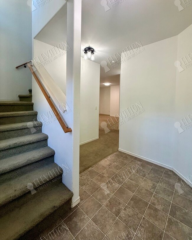 Building Photo - 3 BR Home with Private Backyard Retreat in Desirable SW Bend