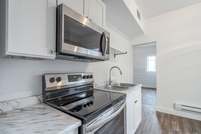 Building Photo - 2 Bedroom Unit close to downtown