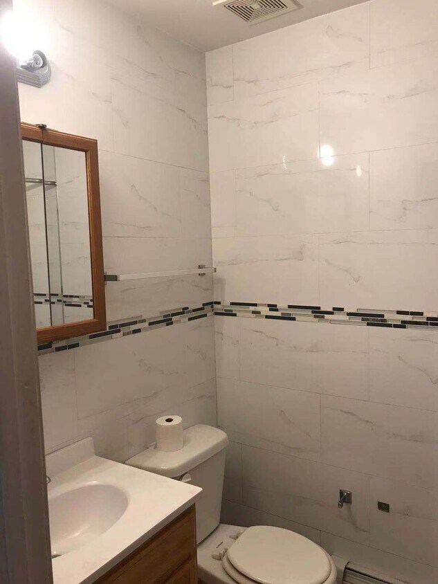 Foto del edificio - 4242 64th St