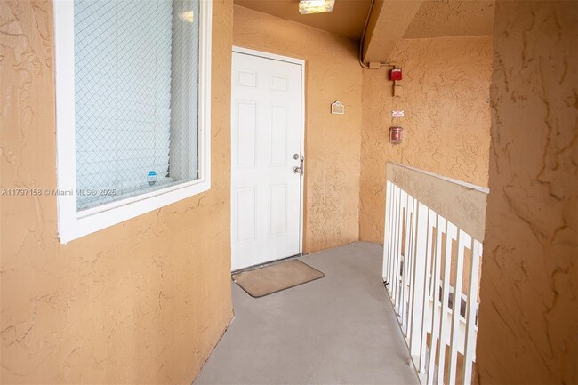 Building Photo - 735 NW 92nd Ave
