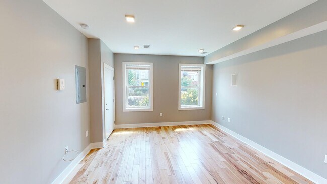 Building Photo - 1152 Oates St NE