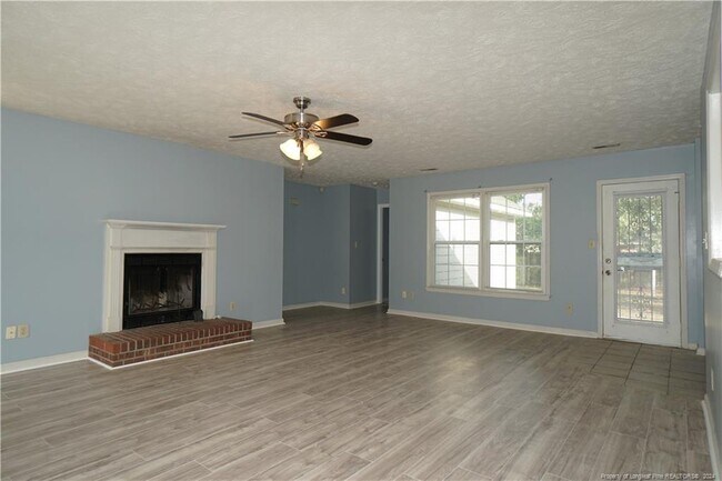 Foto del edificio - 6571 Brookshire St