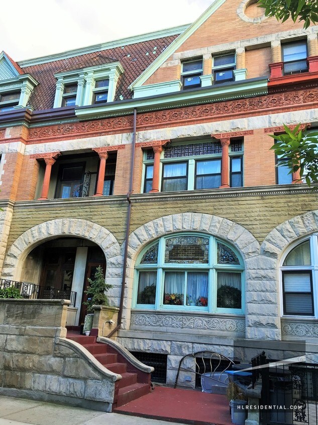 Primary Photo - 250 Hancock St