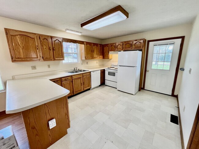 Building Photo - 109 Pettus St