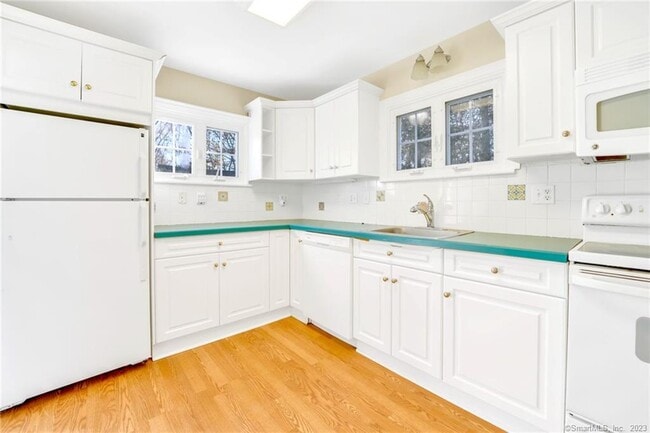 Building Photo - 443 Benson Rd