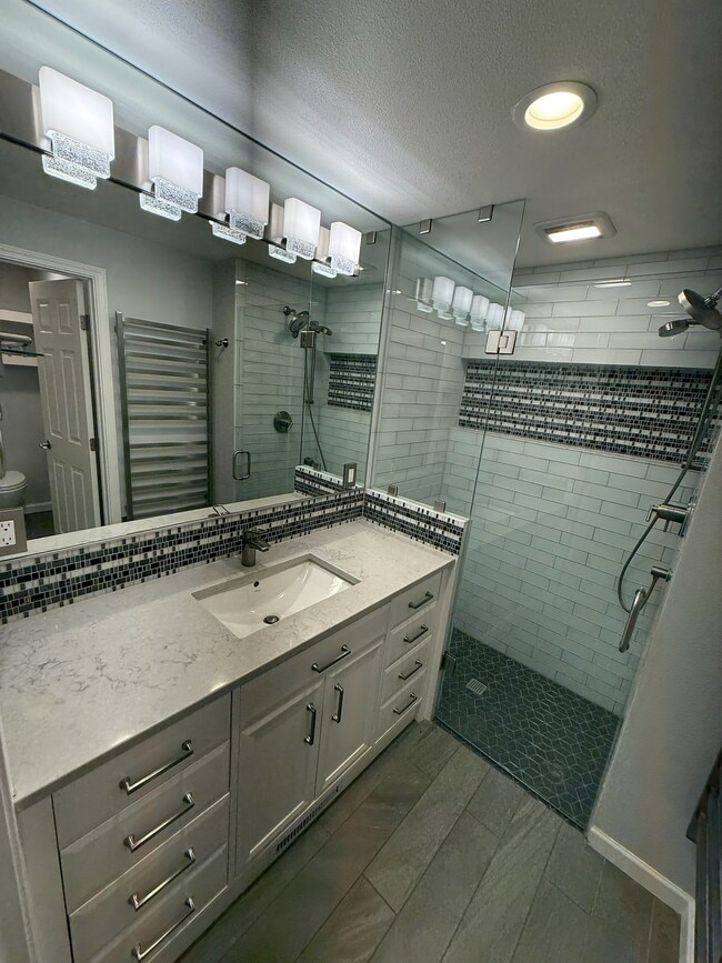 Building Photo - 8412 SW 30th Ave