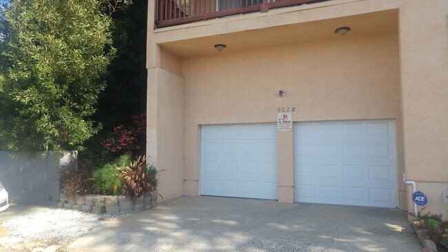 Building Photo - 9028 Burr St