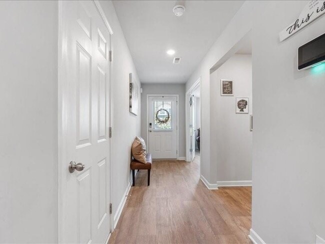 Building Photo - 174 Goodall Woods Dr