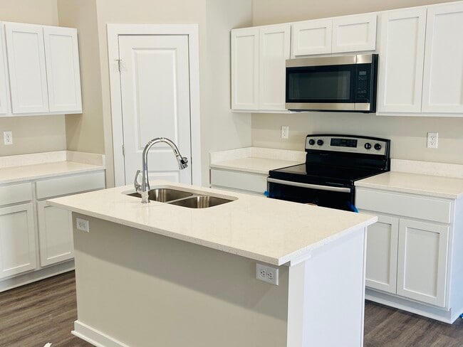 Building Photo - 3239 N Cedar Downs Ln