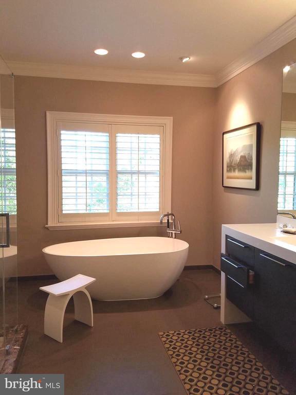 Foto del edificio - 2003 Mayfair McLean Ct