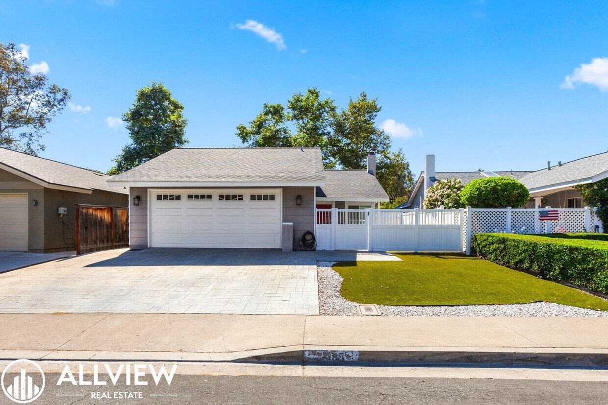Foto principal - Beautifully Upgraded Single Level Home in ...