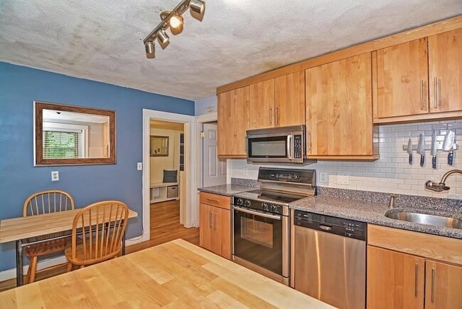 Building Photo - 12 Ransom Rd