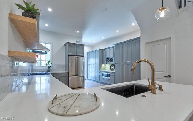 Building Photo - 4 br, 5 bath Townhome - 1513 Lombard Street
