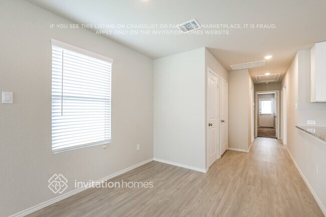 Foto del edificio - 4223 Southton Lk