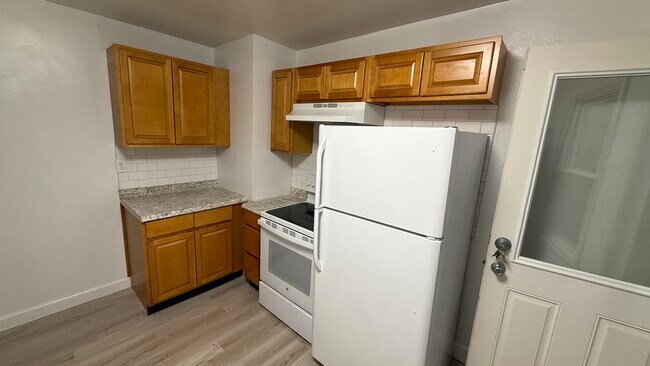 armario lateral - 200 N Fir Ave