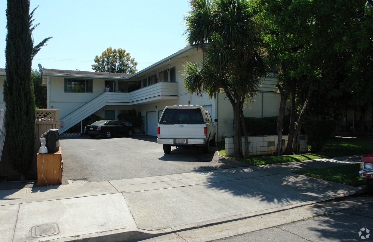 Building Photo - 470 Doyle Rd
