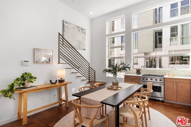 Foto del edificio - 4151 Redwood Ave
