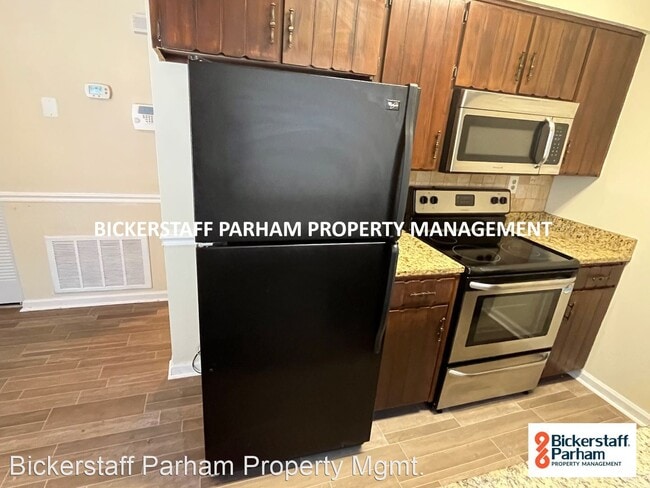 Building Photo - 2 br, 1.5 bath House - 3866 Hawaii Way #2