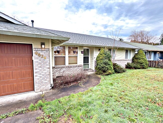 Foto del edificio - 9834 SE Clinton St