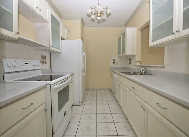 Building Photo - 6000 Reims Rd
