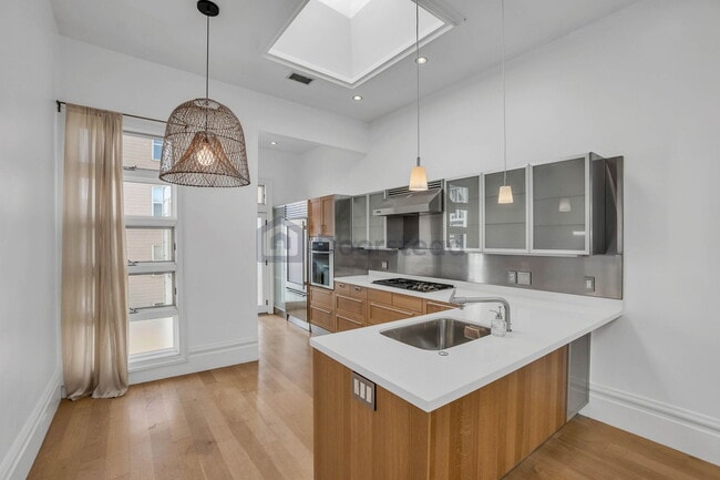 Building Photo - 519 Natoma St