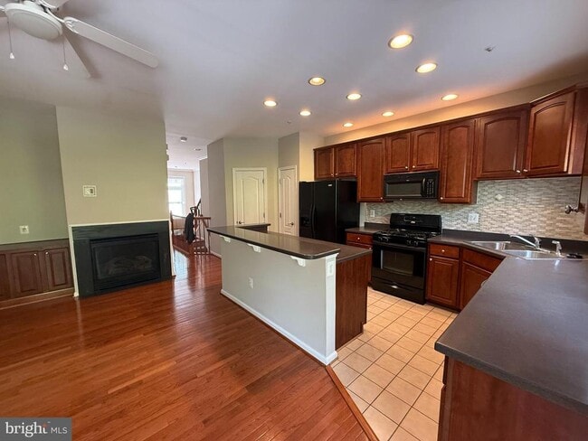 Building Photo - 10292 Chestnut Park Ln