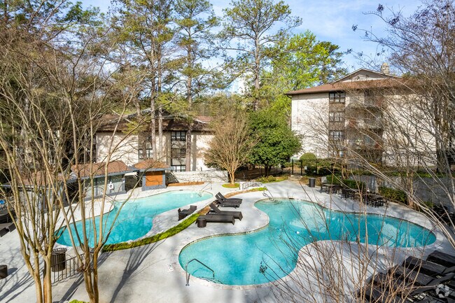 Building Photo - The Strand at Lenox