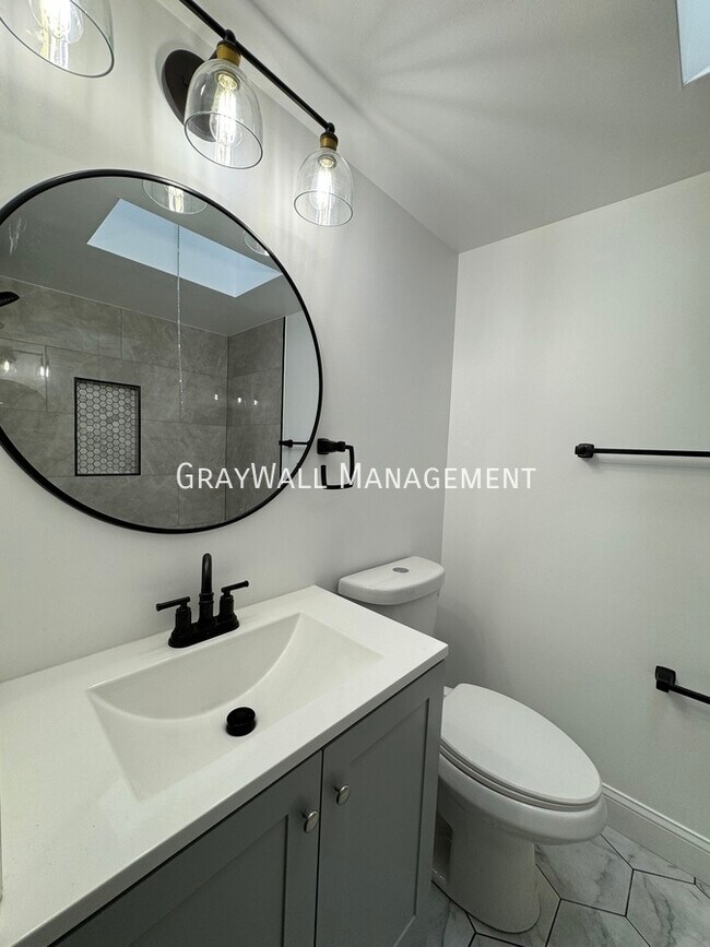 Foto del edificio - $2,150 - 3 Bedroom 2 Bathroom House | Newl...