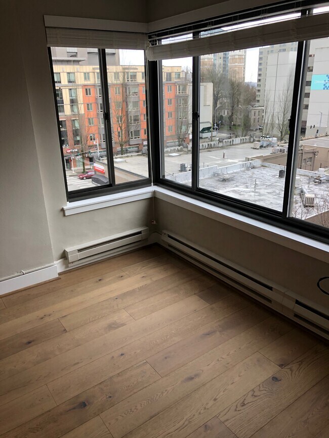 Sala de estar - 1105 Spring St