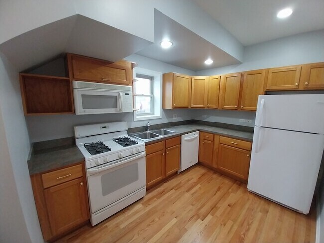 Foto del edificio - 4552 N Newland Ave