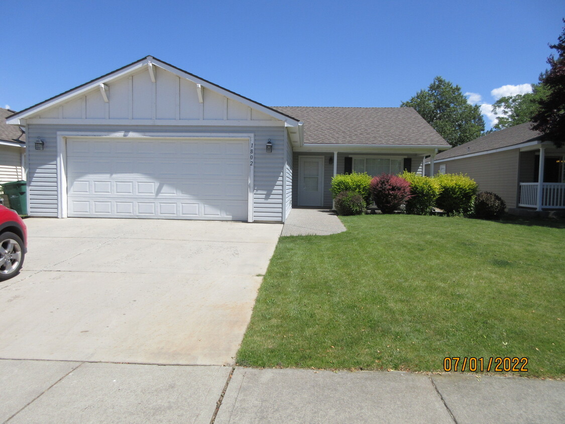 1802 N Aladdin front view - 1802 N Aladdin Rd
