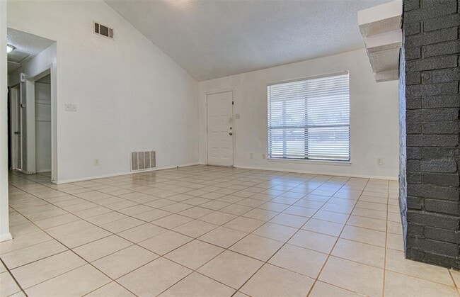 Building Photo - 1202 Westcott Dr